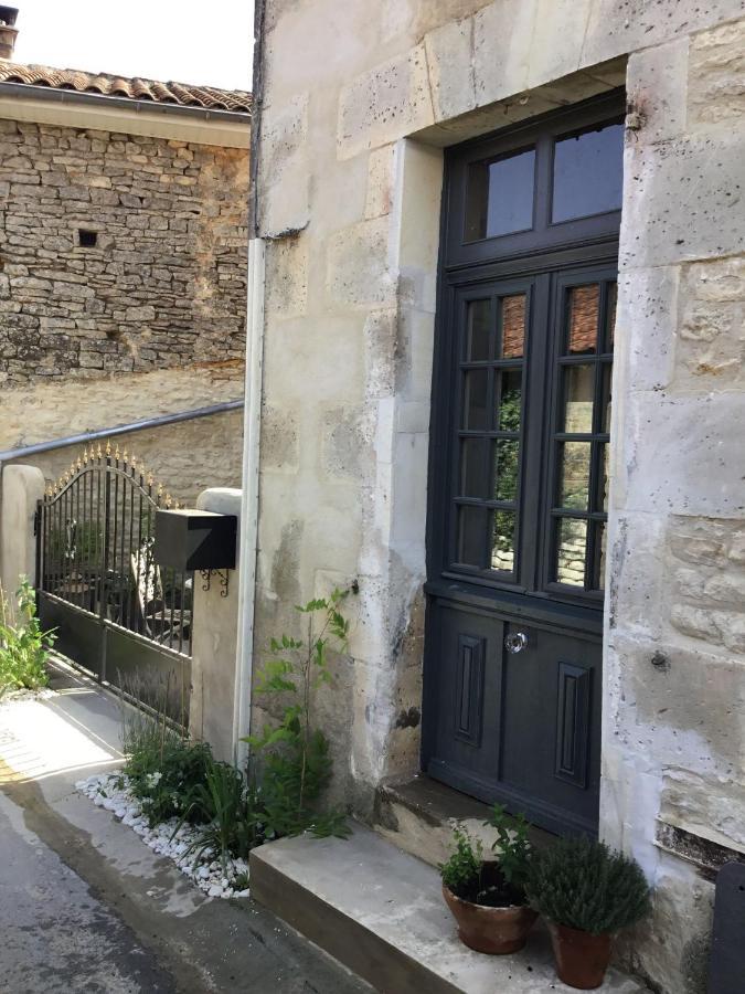La Cour Blanche Villa Verteuil-sur-Charente Bagian luar foto