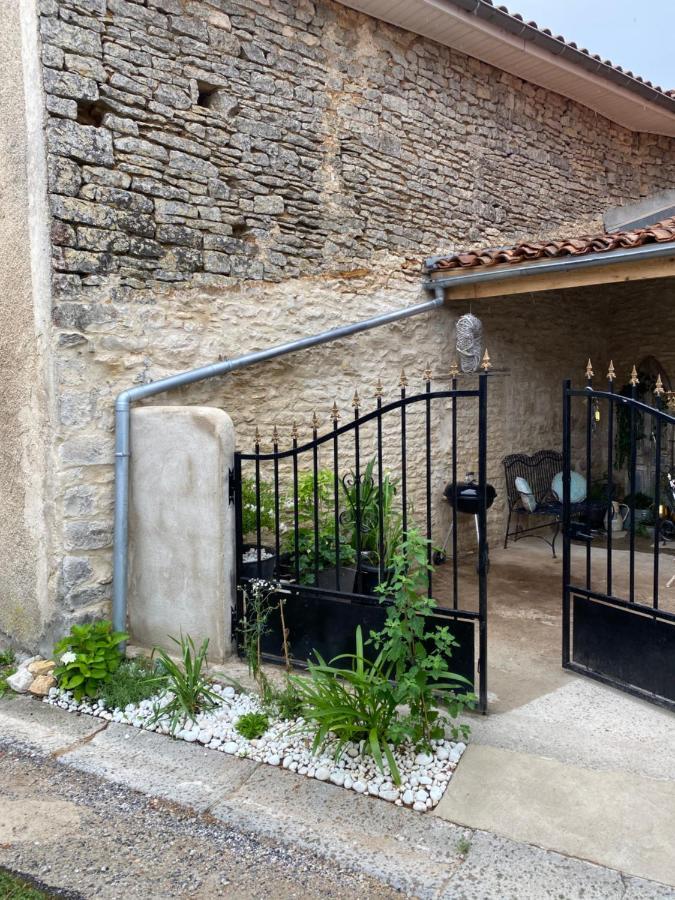 La Cour Blanche Villa Verteuil-sur-Charente Bagian luar foto