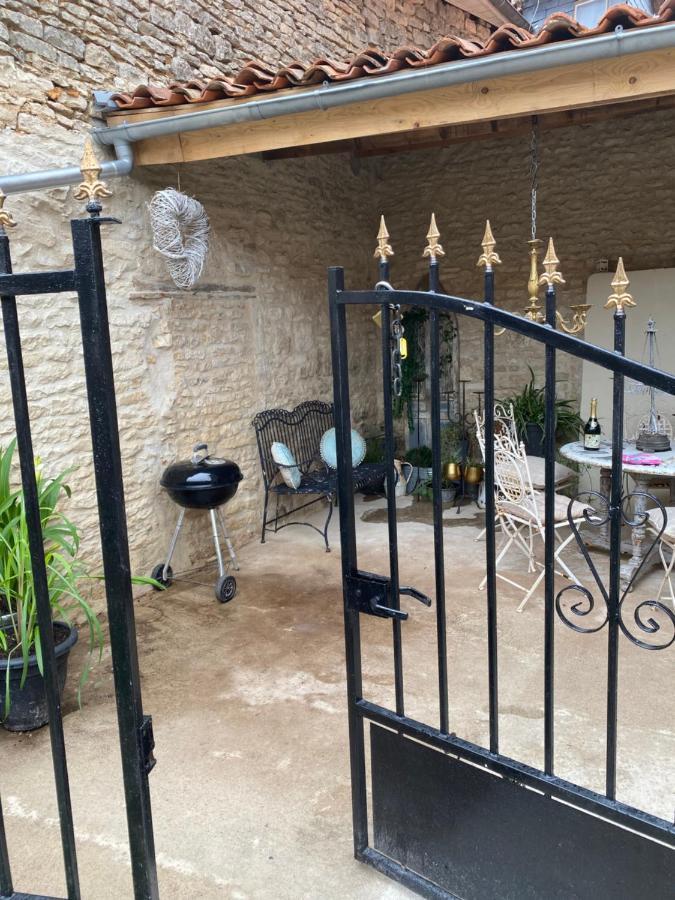 La Cour Blanche Villa Verteuil-sur-Charente Bagian luar foto